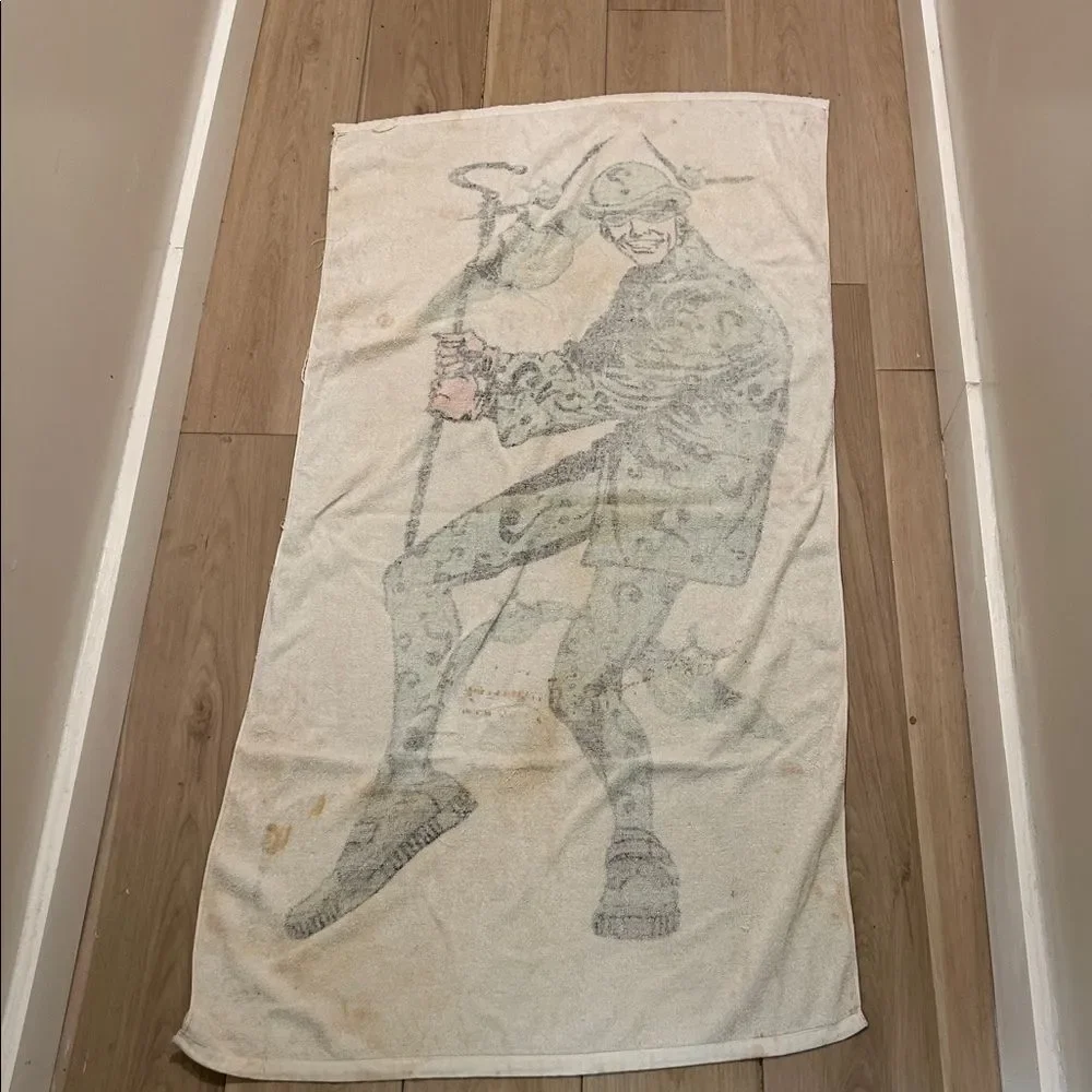 DC Comics The Riddler Jim Carrey Beach Towel Stains Discoloration